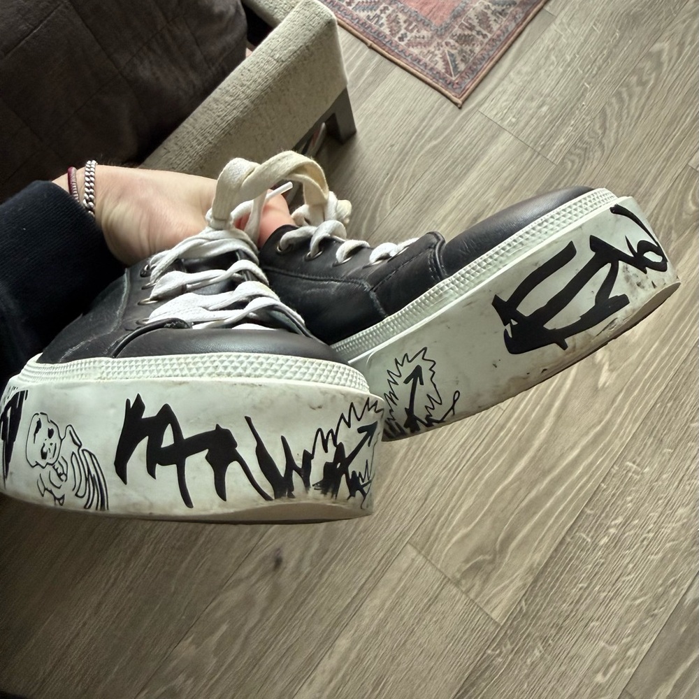 Pre-owned Lanvin Black Sneakers with Graphic Platform, size 40.
